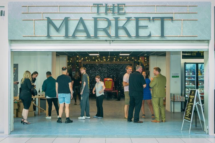 The Market 06